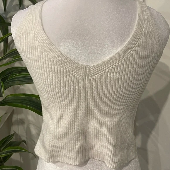 🕊️ BRANDY MELVILLE White Crop Top One Size 🕊️ - Picture 2 of 2